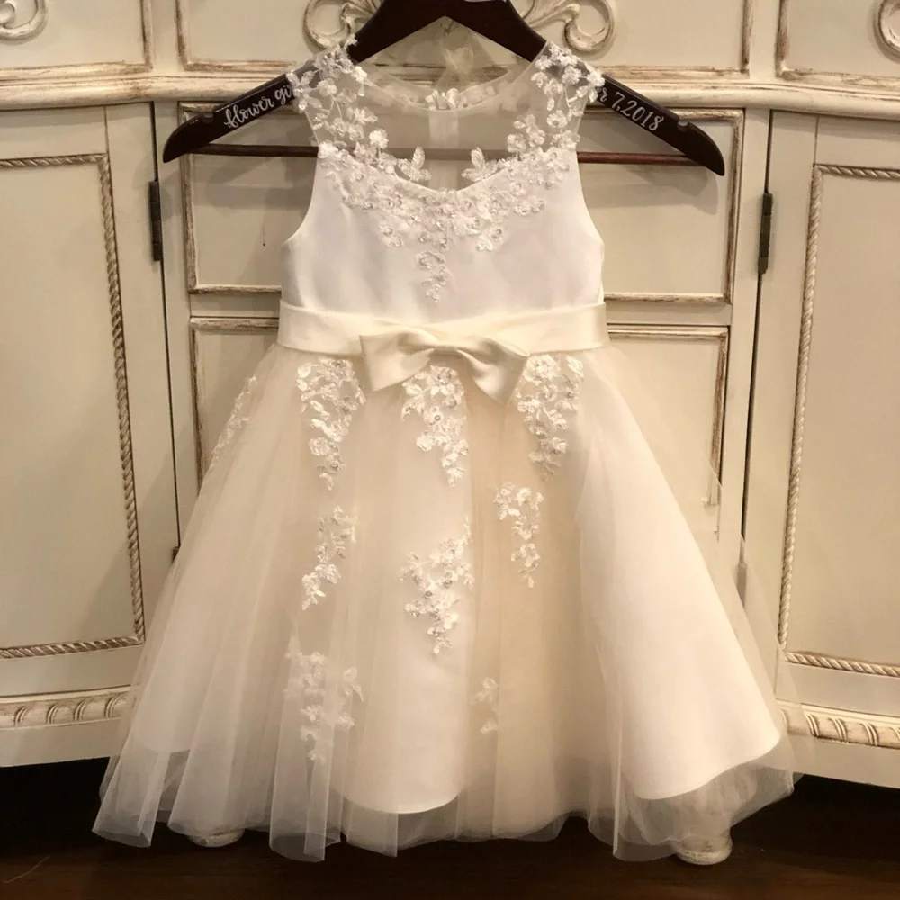 Flower girl dress - Picture 1 of 6